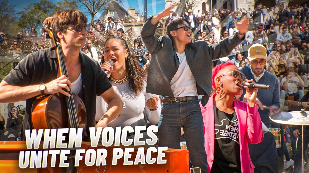 : A Stranger Asked for a Song About Peace and Got a Full Crowd Singing 'We Are the World'