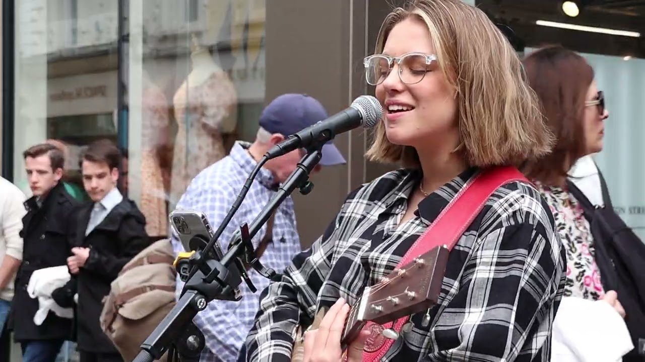 : She Played 'In My Life' at the AO Arena for the Queen's Jubilee, Then Sang It on the Street