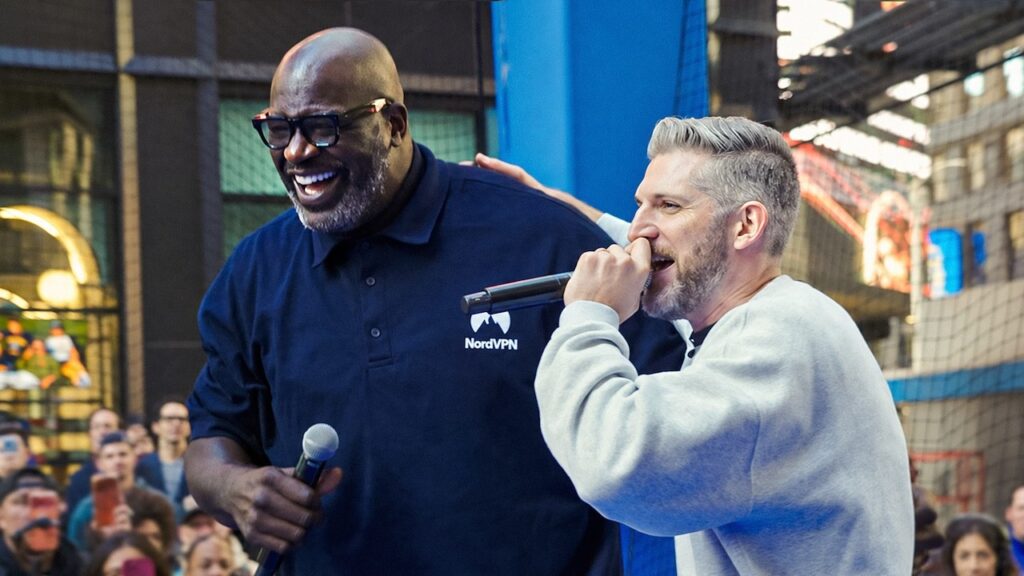 Harry Mack: Harry Mack and Shaq Freestyle Back and Forth in Times Square
