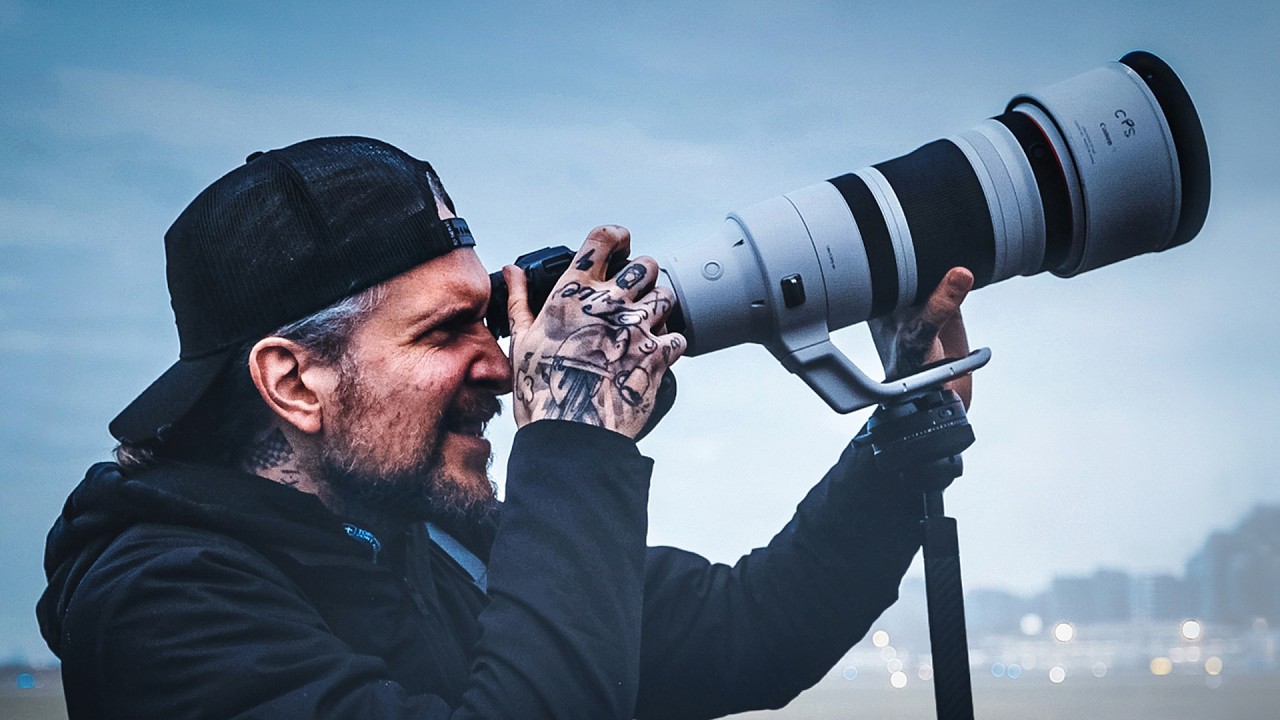 Peter McKinnon: Peter McKinnon Chased a Paramotor Around the CN Tower at Sunrise and Nearly Lost the Shot